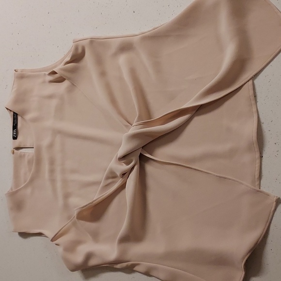 Zara Tops - Zara twist top S